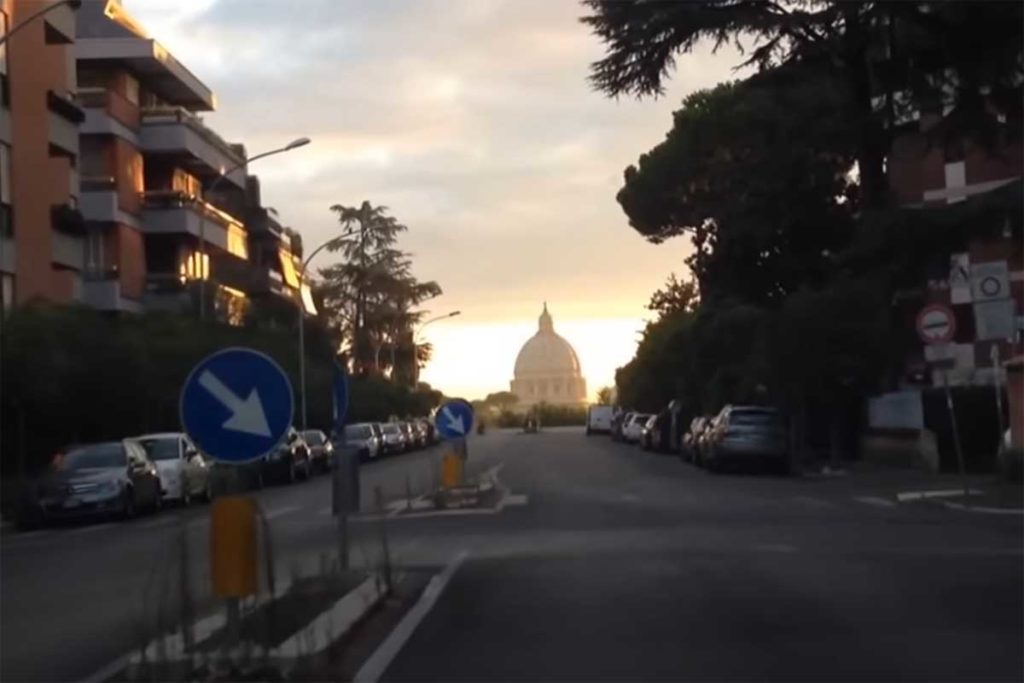 via piccolomini illusione ottica