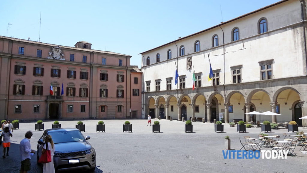 viterbo piazza del comune 4