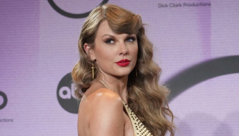 Come truccare gli occhi in base alla loro forma occhi piccoli Taylor Swift