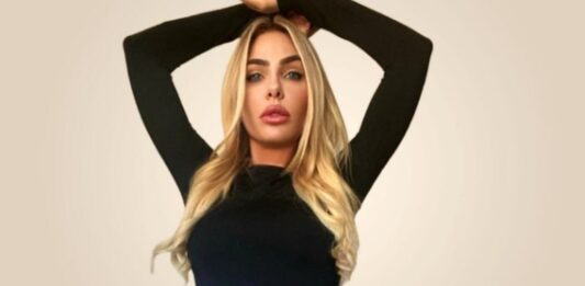 Ilary Blasi Sologossip 533x261 1