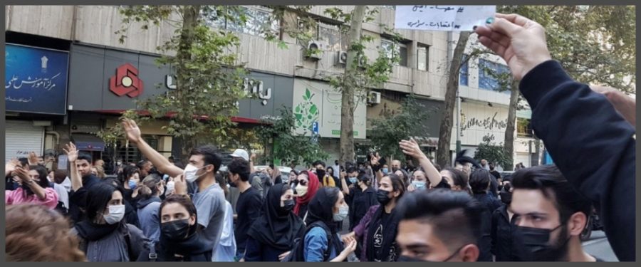Terrore in Iran, pugno di ferro delle autorità: “Impiccheremo presto i condannati per le proteste”
