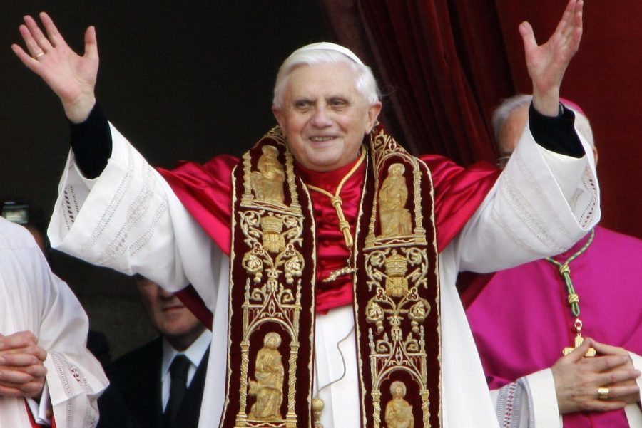 Parole, scandali, opere, omissioni: che papa è stato Joseph Ratzinger 1 PR e1672502185753