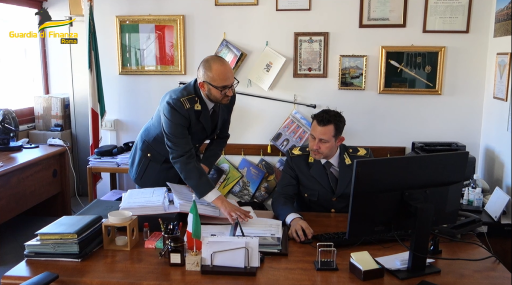 gdf arresti truffa case