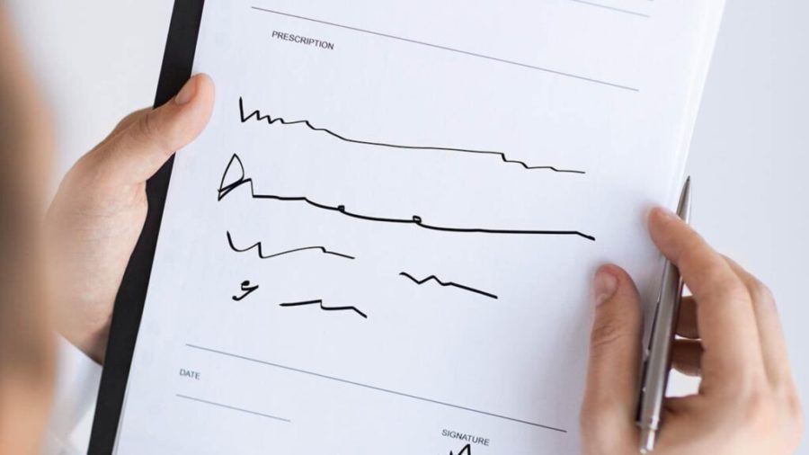Google Lens decifrerà la scrittura incomprensibile dei medici 1 medici calligrafia 123rf mitchell e1671538902502 1024x576 1