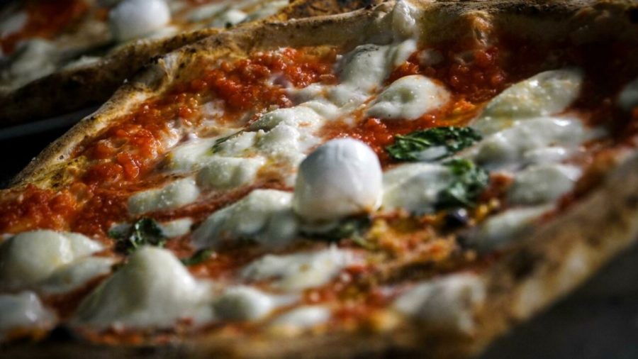 Perché anche a Napoli la “pizza napoletana” rischia di finire fuorilegge