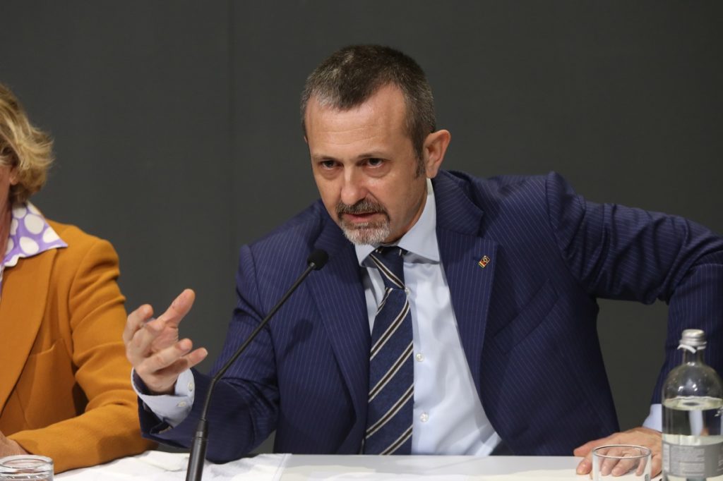 Imagoeconomica 1811224