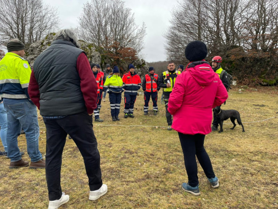 Roma – Consigliera De Vito alla simulazione di ricerca dispersi in montagna: “Più soldi alla Protezione Civile” 1 de vito protezione civile