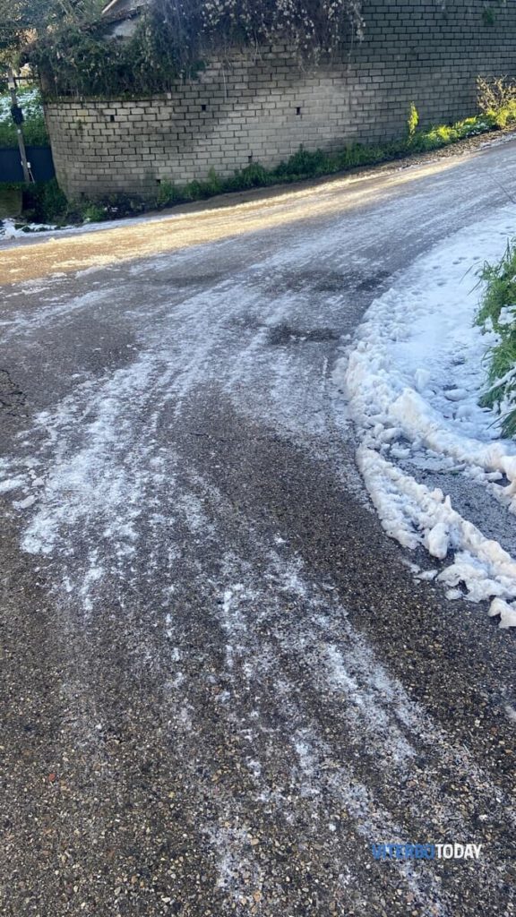 strada canale a san martino al cimino ghiacciata 2