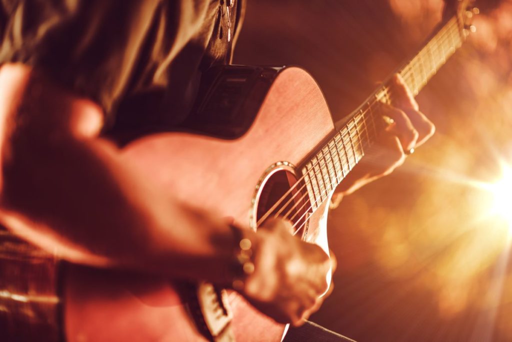 SH musica suonare chitarra