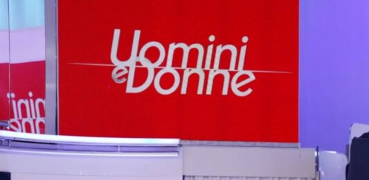 Uomini e Donne studio 20022023 Sologossip.it  533x261 1