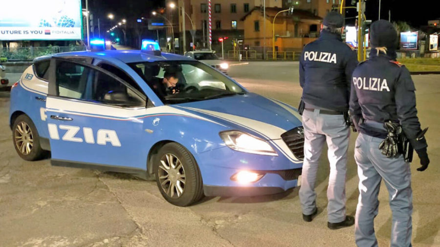 controlli della polizia a piazzale gramsci