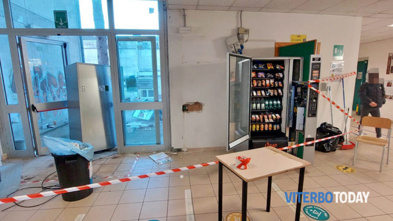 furto ai distributori dell itt da vinci