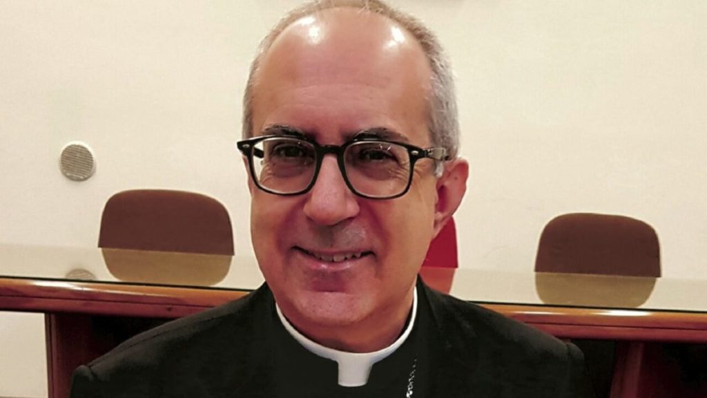 il vescovo di civitavecchia tarquinia gianrico ruzza