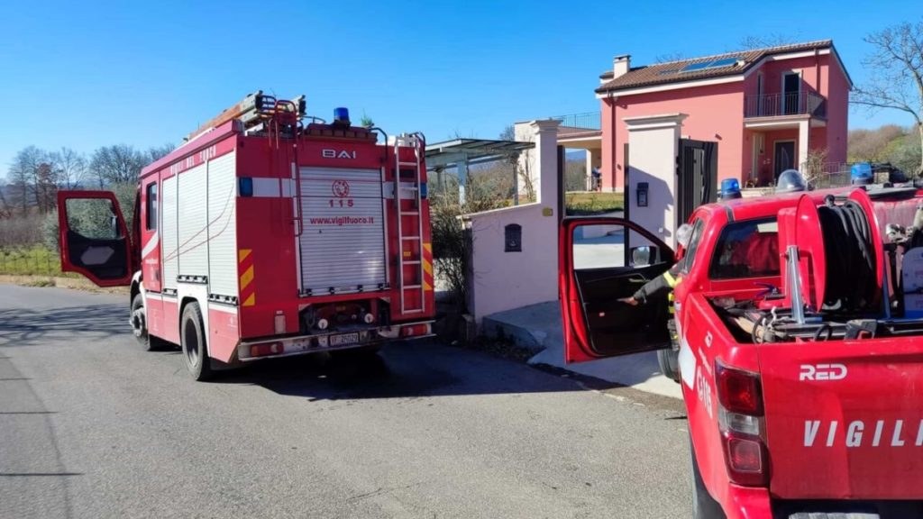 incidente agricolo a vasanello l intervento dei vigili del fuoco