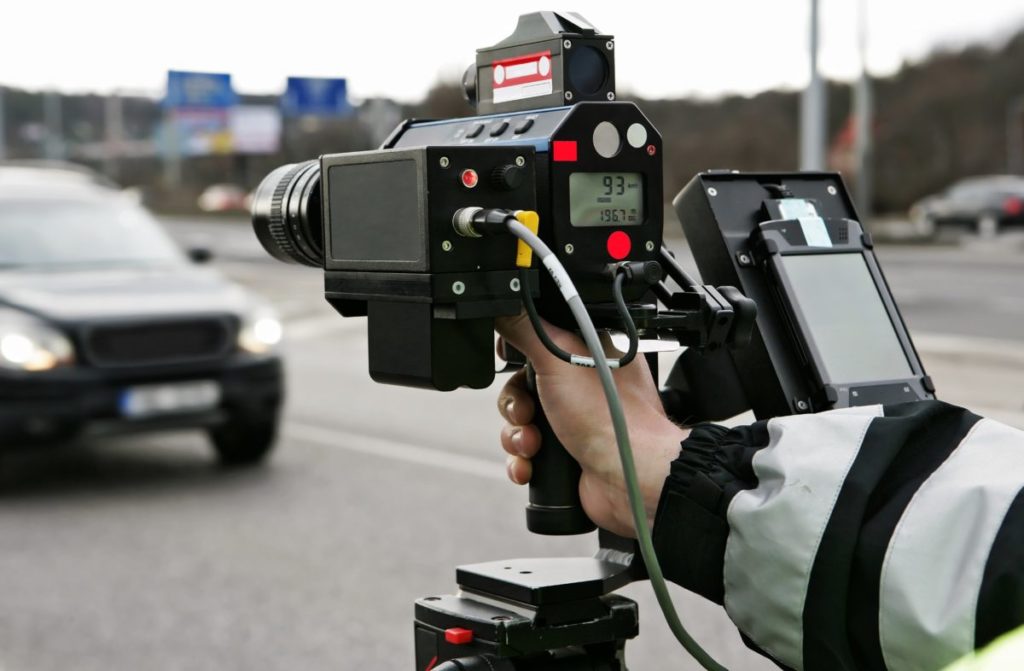 polizia effettua controlli autovelox in autostrada