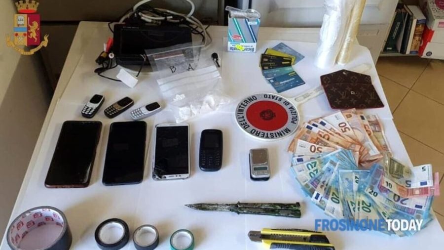 ACCADE NEL LAZIO | Rudere trasformato in market della droga: 34enne trovato con la cocaina e arrestato