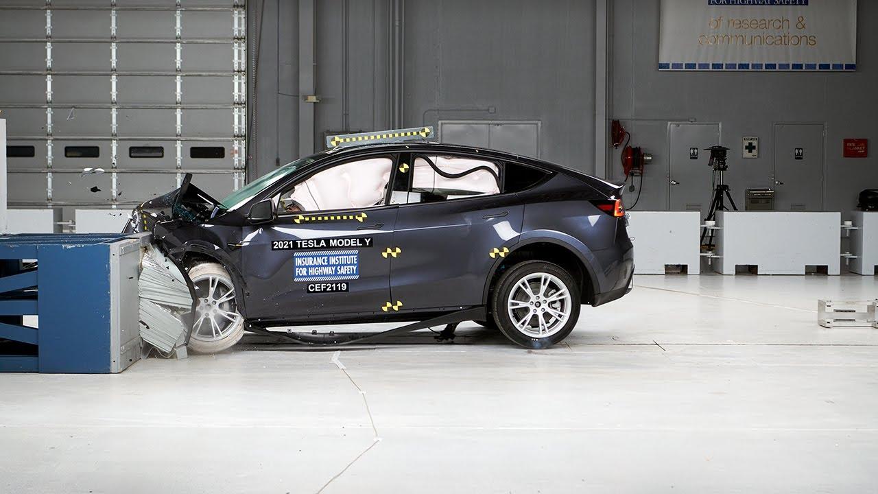 Crash test Tesla Model Y IIHS