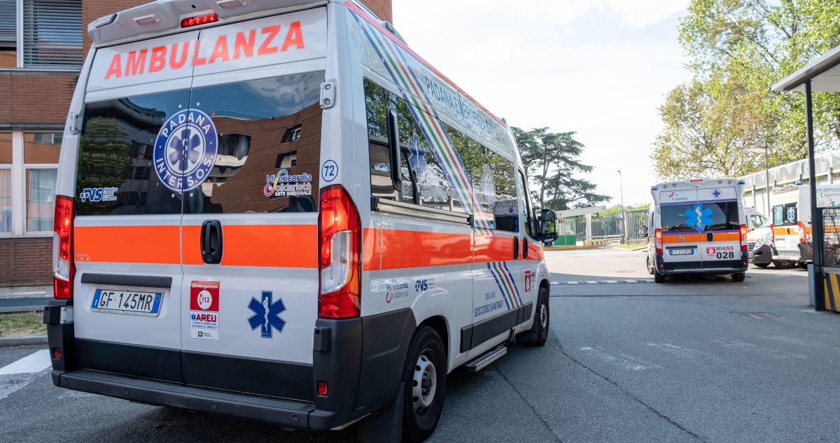 Incidente sull’A1, Natale Parisi è il camionista travolto da un’auto 1 ambulanza 4