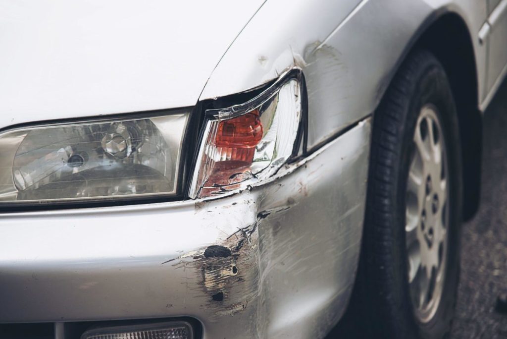 calcolo danni incidente auto scaled 1