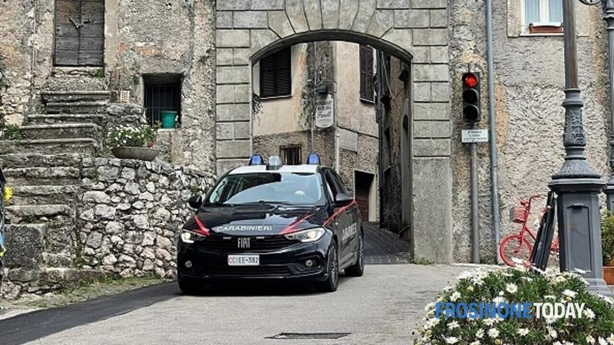 carabinieri porta colonna