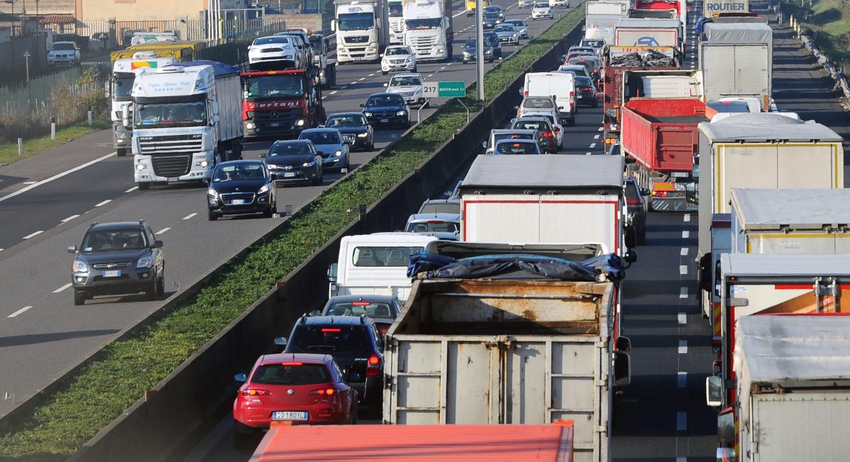 Incidente in A21, un ferito: code di 10 chilometri 1 coda autostrada