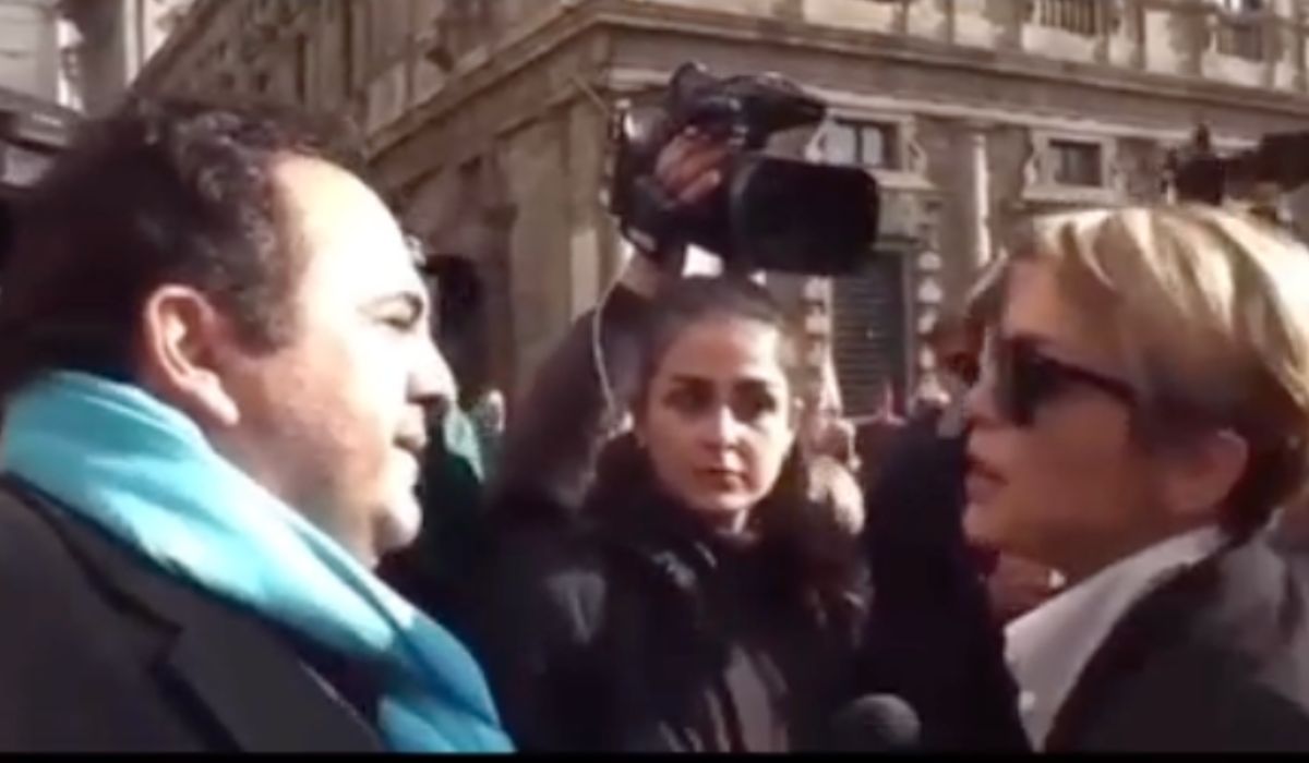 Manifestazione arcobaleno, Ricca a Pascale: “Era già lesbica con Berlusconi?”. Lei replica: “Non lo dica come un insulto”
