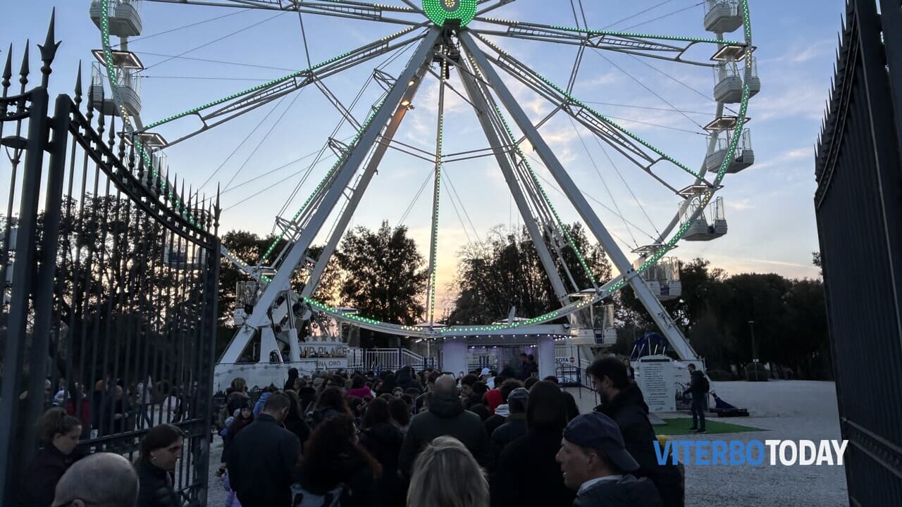 LA GIORNATA di Viterbo e provincia: le news in 90 secondi. Furti al cimitero. Inaugurata la ruota panoramica a Pratogiardino 1 la fila a pratogiardino per l inaugurazione della ruota panoramica 2 1