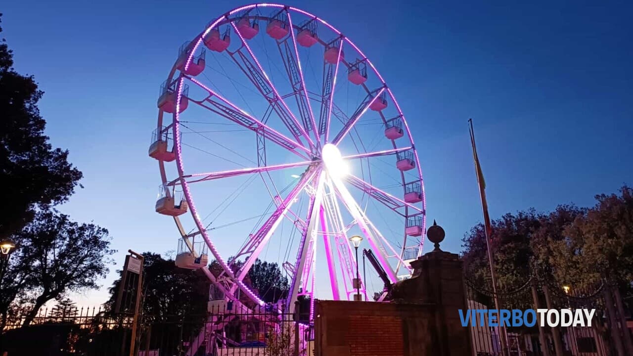 La ruota panoramica si illumina e inizia a girare: oggi l'inaugurazione e giro gratis per tutti i viterbesi 1 la ruota panoramica a pratogiardino 1