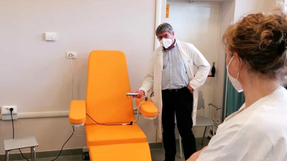 Un nuova poltrona per la chemioterapia all’ospedale di Belcolle