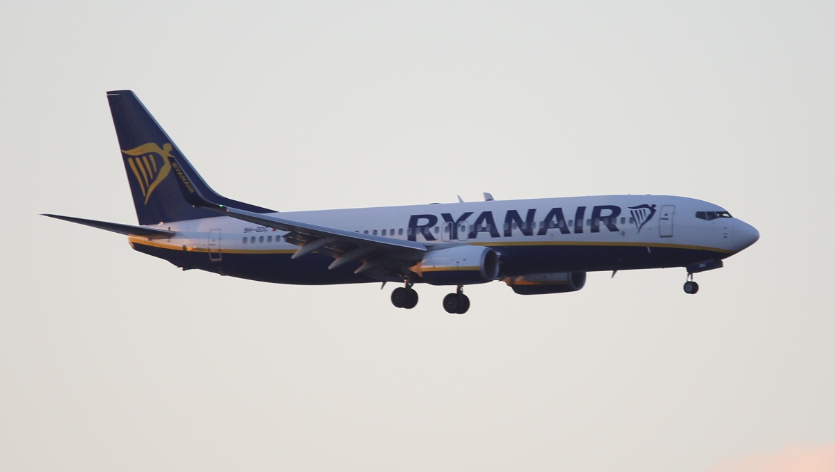 Volo Venezia-Palermo dirottato su Napoli: malore per un passeggero 1 ryanair