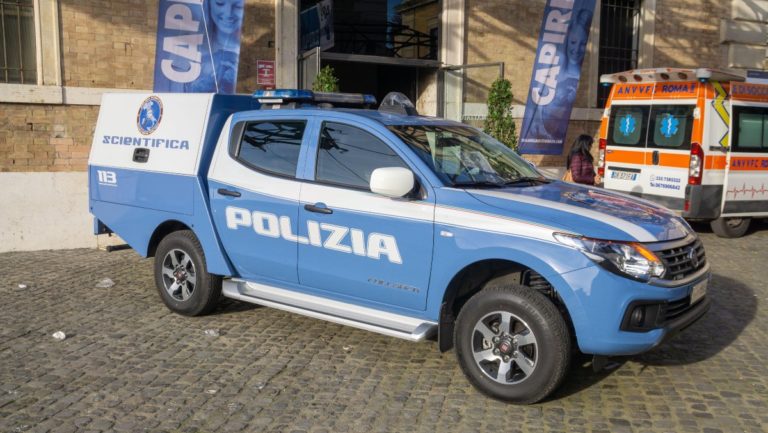 Parma, muore dissanguato scavalcando cancellata: forse voleva fare una sorpresa 8 scientifica