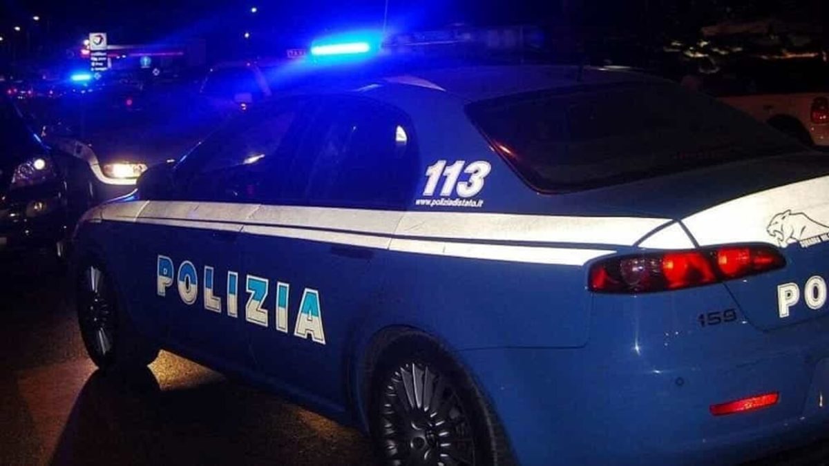 squadra volante della polizia notte