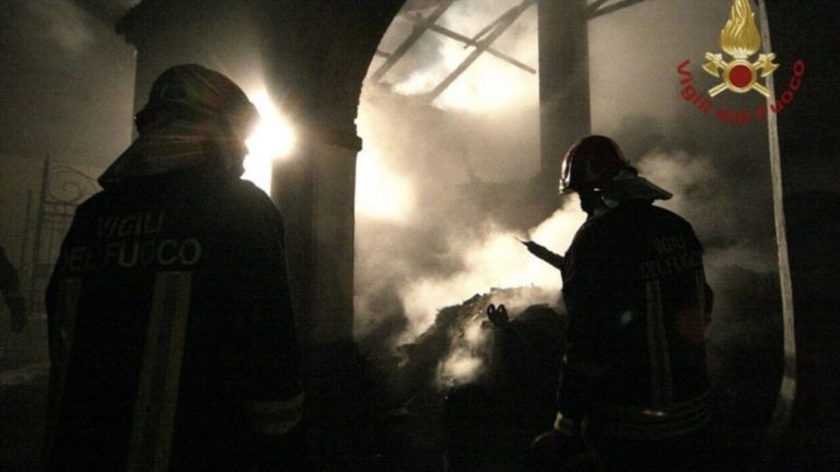un intervento dei vigili del fuoco