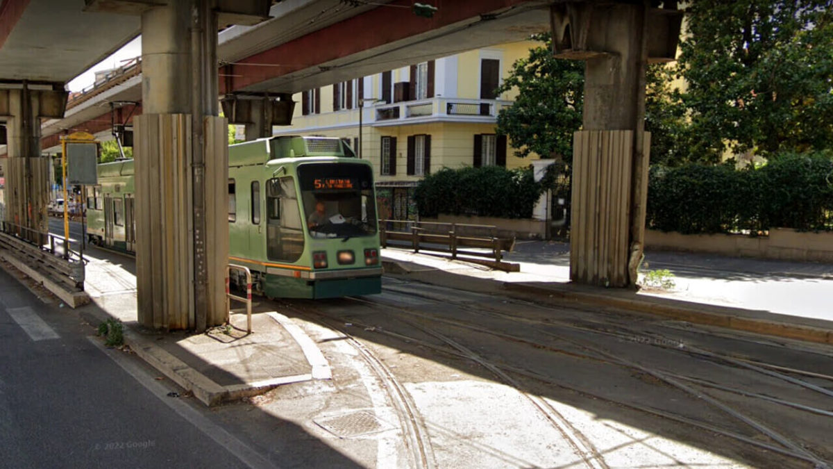 LAZIO | Investito da un pullman dell’esercito sui binari del tram: portato in ospedale in codice rosso