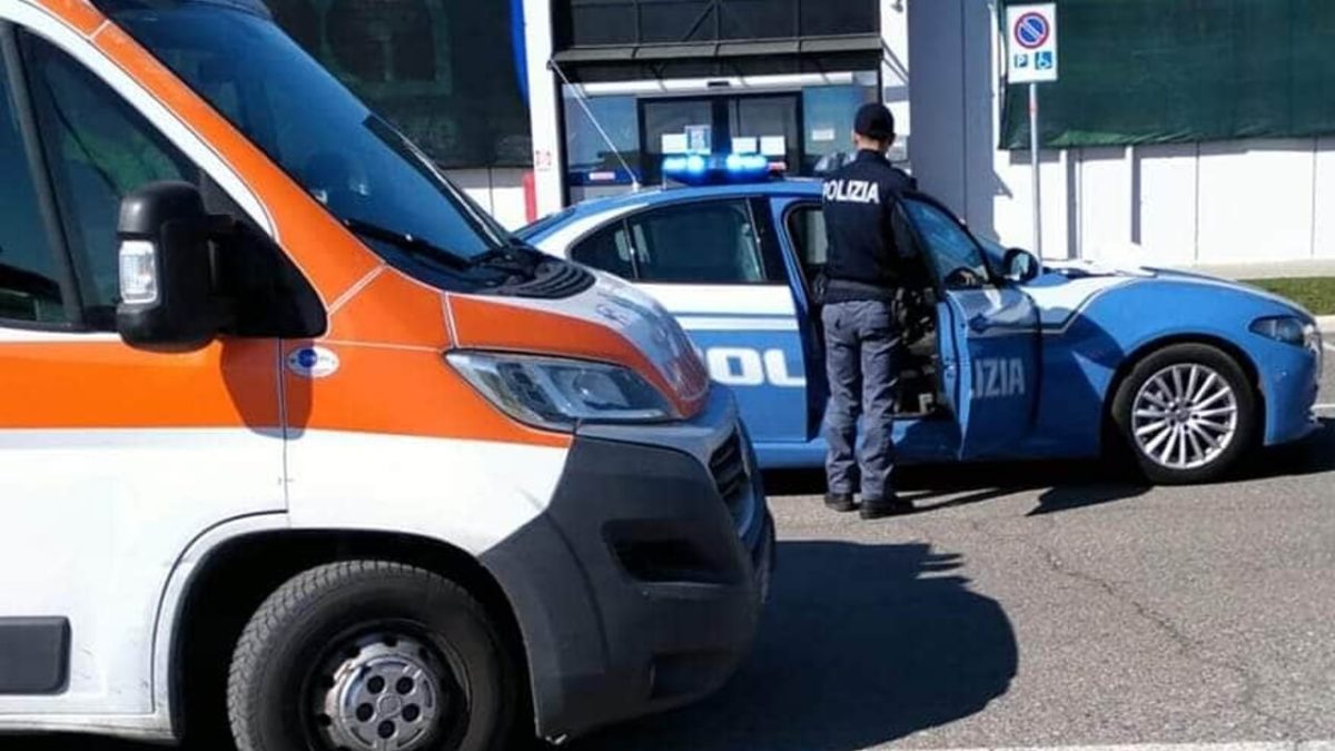Tarquinia, aggredito e minacciato di morte mentre è al centro commerciale 1 118 e volante della polizia a tarquinia
