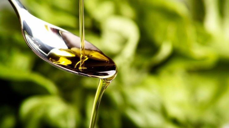 Cucchiaio di olio di oliva