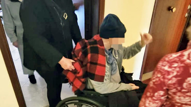 anziano disabile bloccato in ascensore 1