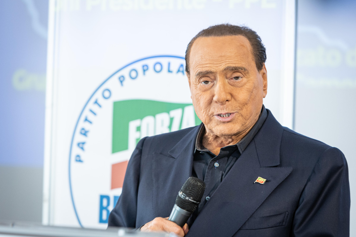 Silvio Berlusconi è ricoverato al San Raffaele di Milano 1 berlusconi