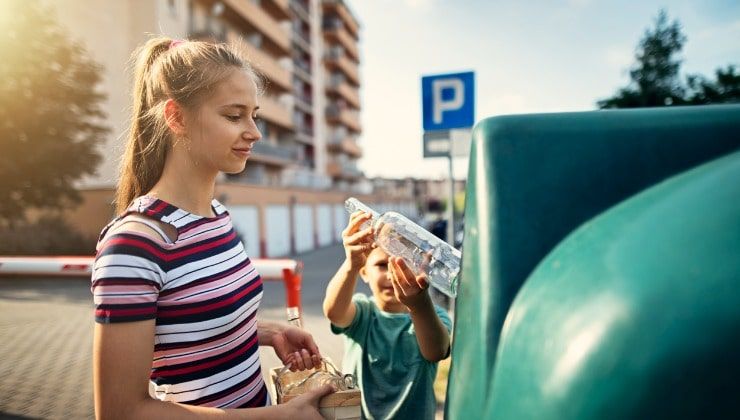 campana per riciclare il vetro