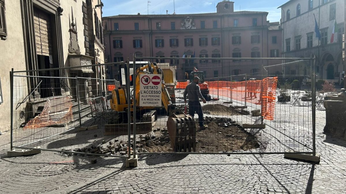 cantiere pnrr lavori a piazza del comune