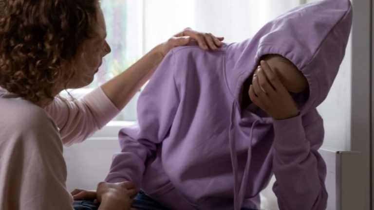 "Come comunicare con gli adolescenti": il tema discusso in un incontro presso l'OpenHub Lazio di Viterbo 1 conflitti genitori adolescenti