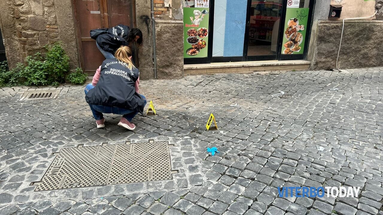 donna precipita dalla finestra in centro