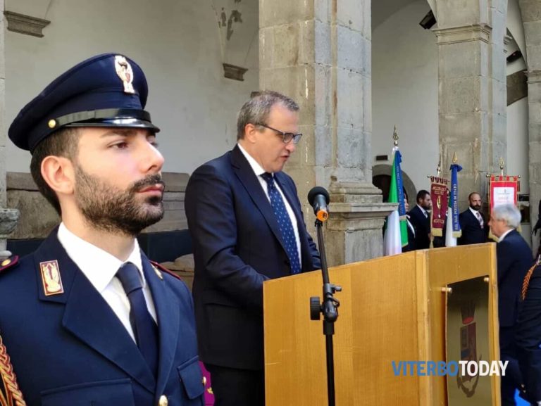 il questore fausto vinci alla festa della polizia