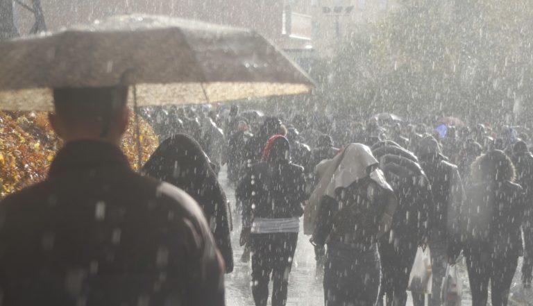 Meteo, doppio vortice porta il maltempo fino al fine settimana 1 image 6fd38311 ff00 4a5f b323 f90256f66d39