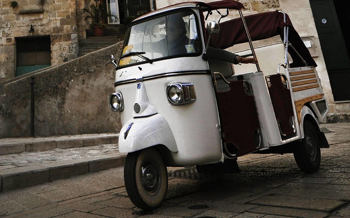 Scontro con l’Apecar ad Arezzo: grave una coppia di anziani 1 image 7fbede40 be95 4426 a4ea 8609d3d314c7
