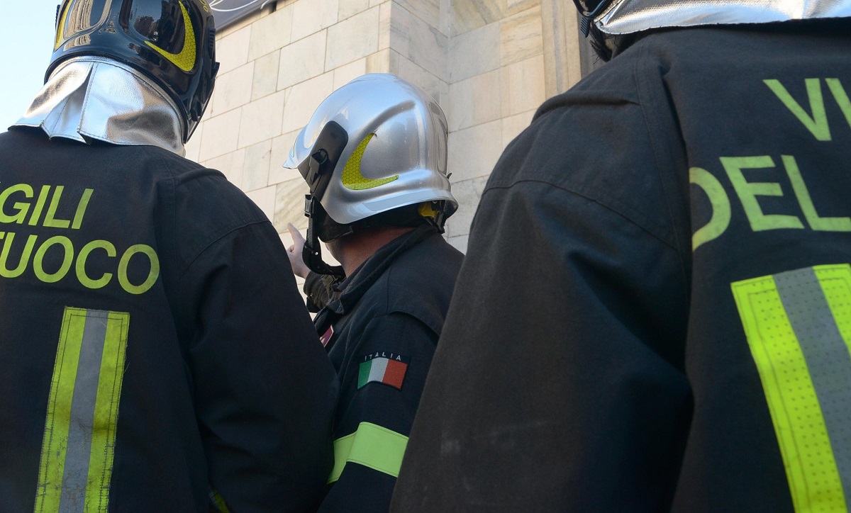 Esplode il motore del condizionatore d’aria, donna salvata dai soccorritori 1 image 9e316385 dee0 4bcd bf9b 56054f8075f3