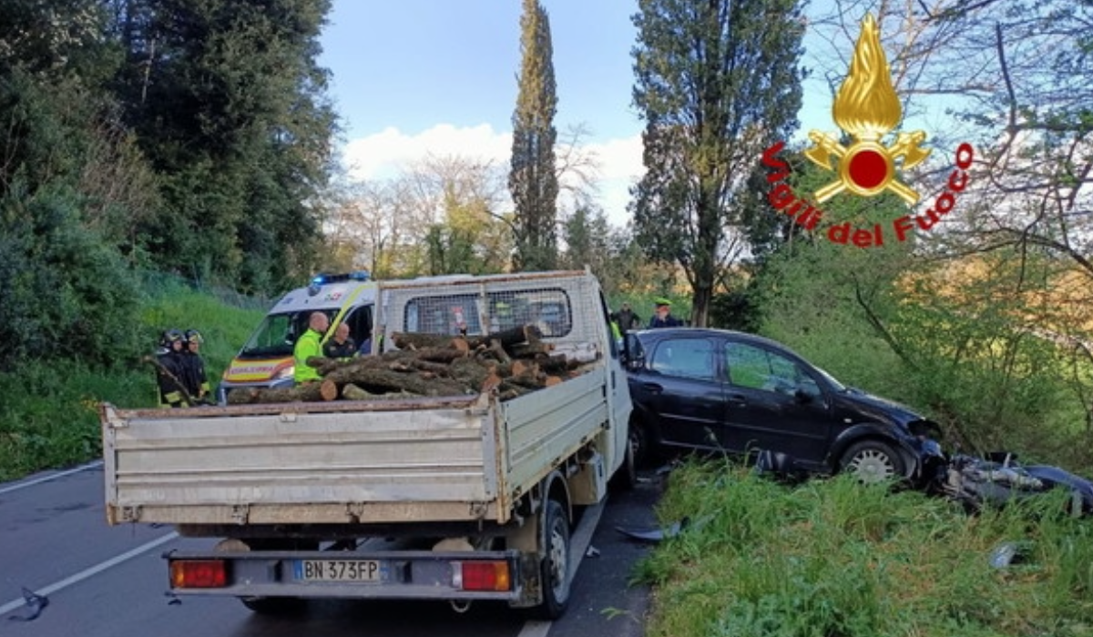 Grave incidente a Perugia: morti due ragazzi a bordo di uno scooter