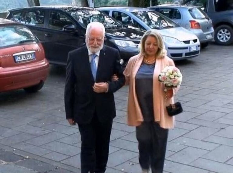 Il viterbese che ha dato 123mila euro alla santona di Trevignano: “Il vescovo Rossi ha accreditato i miracoli, conosceva Cardia” 1 luigi avella e gisella cardia 2
