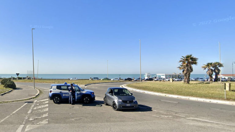 ostia lungomare polizia