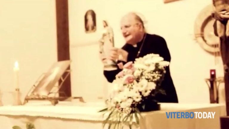 romano rossi ex vescovo di civita castellana celebra messa e benedice i fedeli con la statua della madonna di trevignano 4